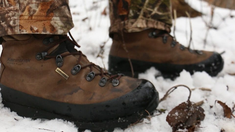 C:\Users\PC !\AppData\Local\Microsoft\Windows\INetCache\Content.Word\Ice Fishing Boots.jpg