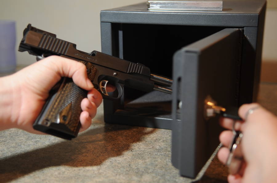 More Than Half Of US Gun Owners Don&#39;t Store Their Guns Safely